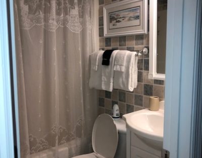 Lookout Lagoon – NEW LISTING – Tennis Villa C3